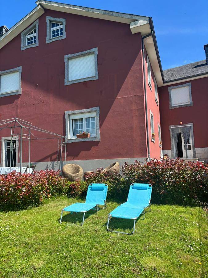 Apartamento para 10 personas, con vistas y jardín, Se admiten mascotas en Muxía