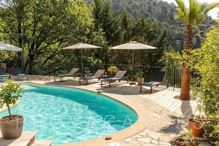 Location de vacances pour 8 personnes, avec jardin et piscine à Draguignan - 2