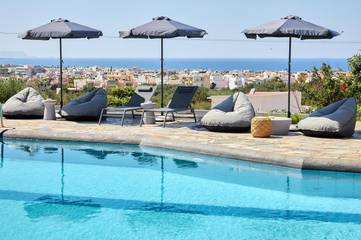 Maison d’hôte pour 7 personnes, avec jardin ainsi que piscine et vue à Chersónissos