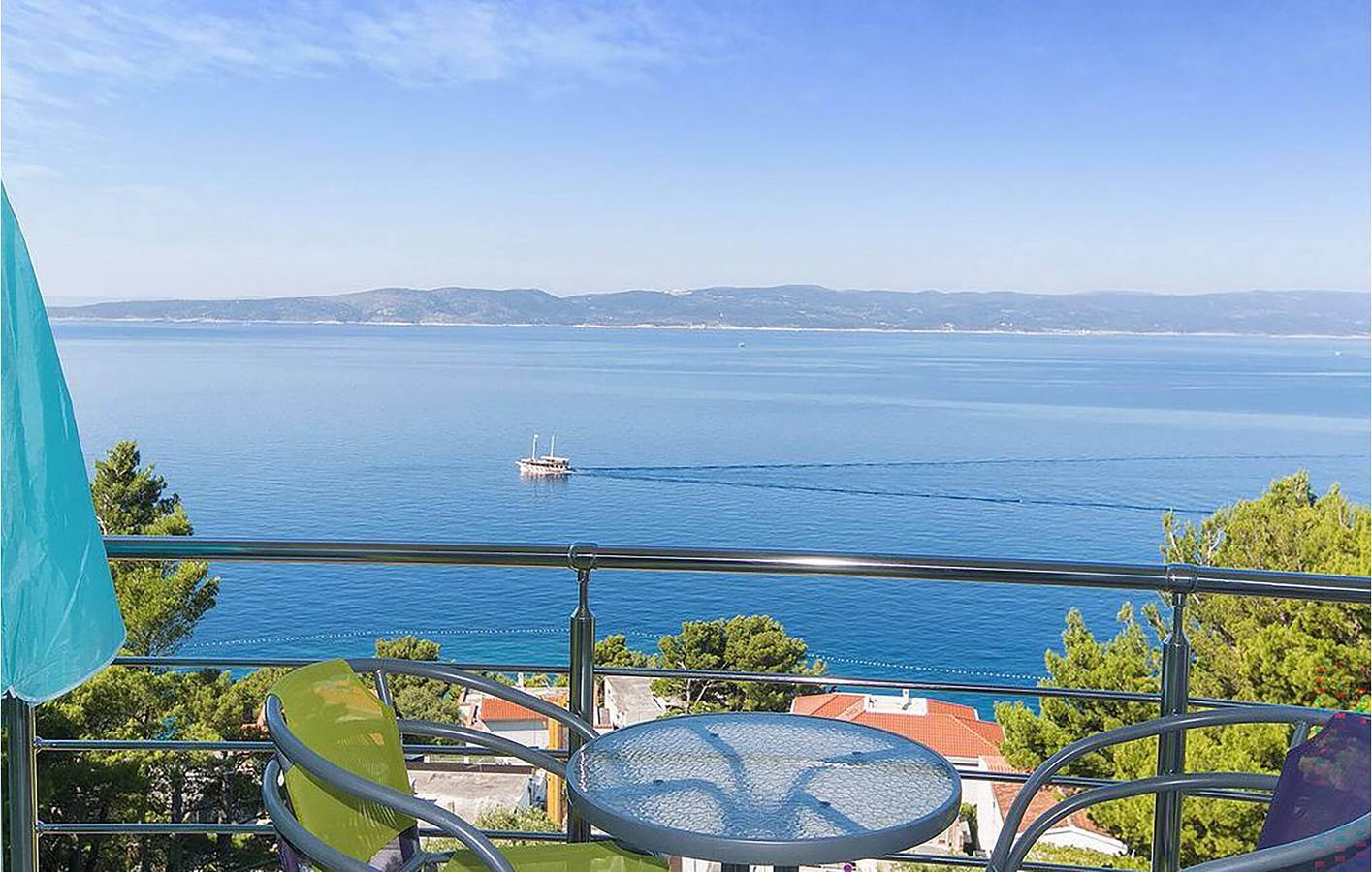 Ganze Ferienwohnung, Rückzugsort am Meer mit WiFi, AC, Parkplatz und Terrasse - 2,5 km zum Strand in Brela, Makarska Riviera