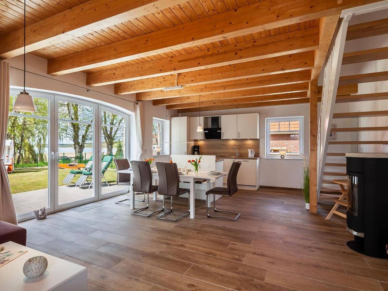 Seeblick Warin - Sehr hochwertiges Ferienhaus direkt am Wariner See in Warin, Nordwestmecklenburg (Wismar und Umgebung)