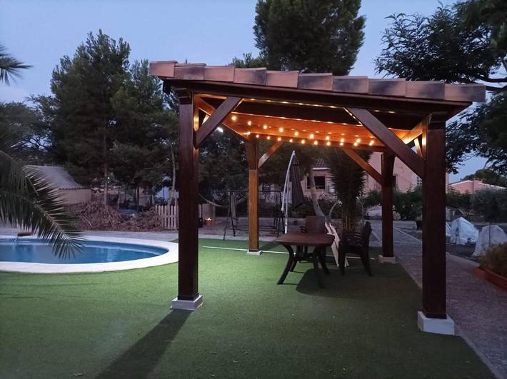 Location de vacances pour 5 personnes, avec jardin ainsi que vue et piscine, adapté aux familles à Busot - 3