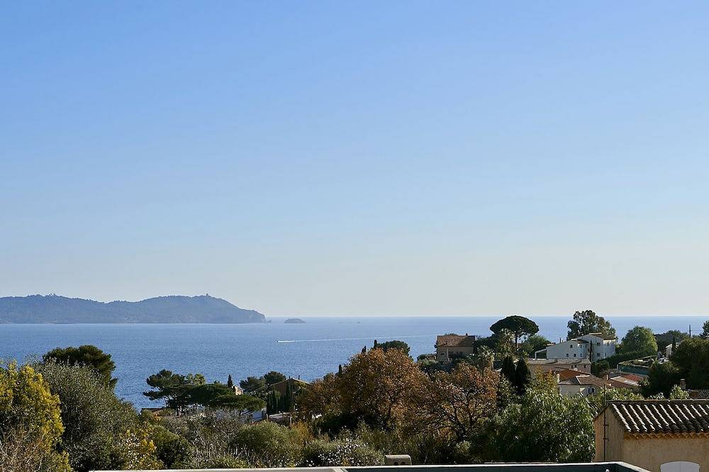 Appartement entier, Calme et Confort vue mer à 5 minutes de la plage in Carqueiranne, Côte méditerranéenne (France)