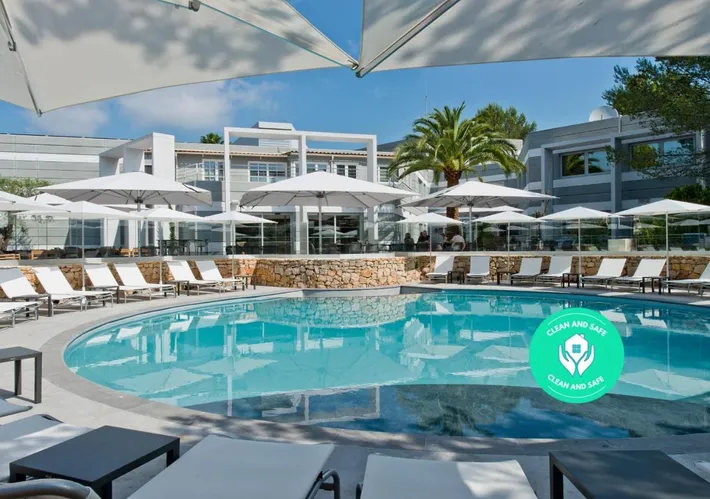 Hotel para 2 personas, con jardín y jacuzzi además de sauna y piscina - 1