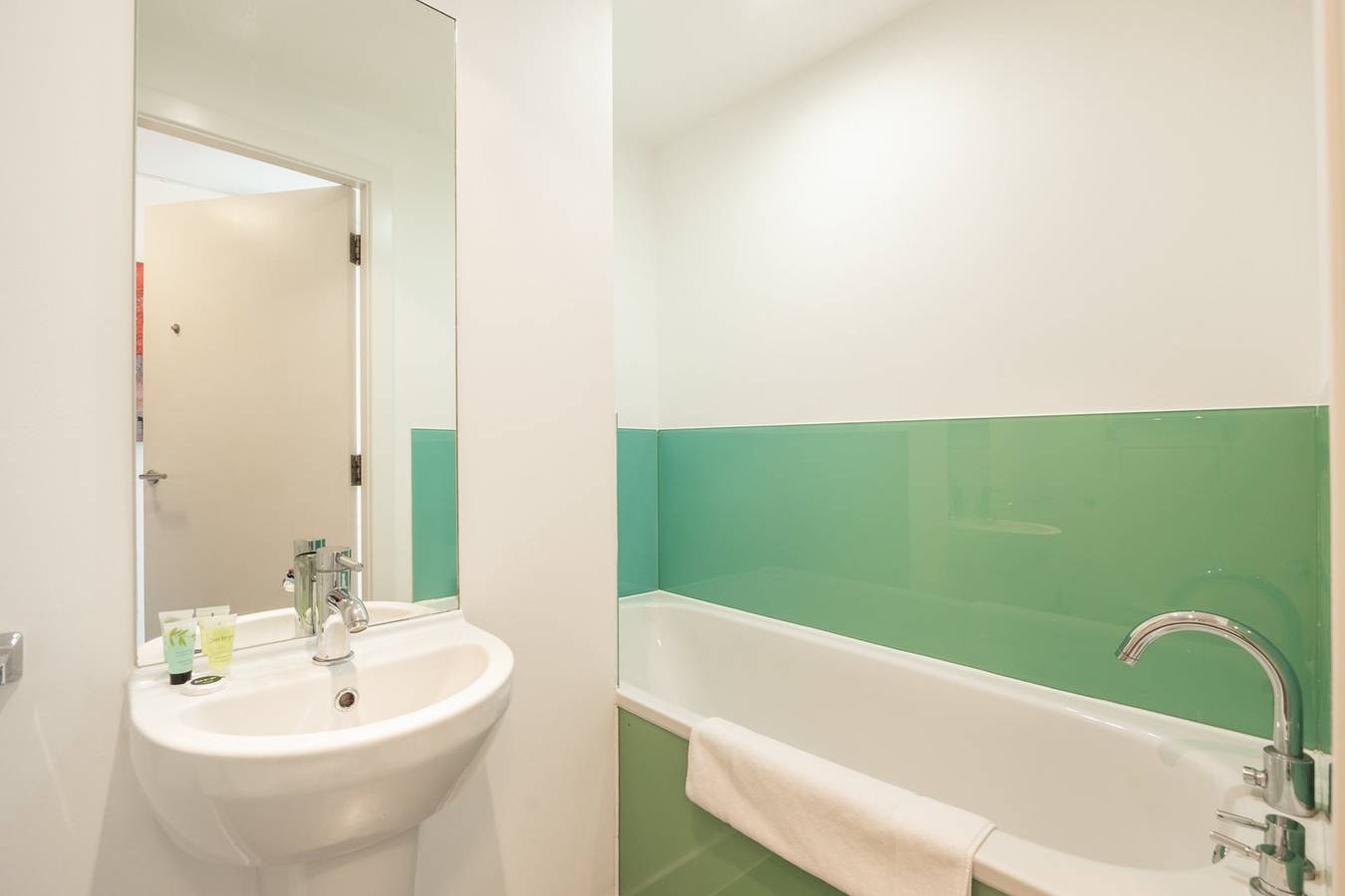 Entire apartment, Guestready - Modern home near Edinburgh Castle in Edinburgh, Edinburgh and Lothian