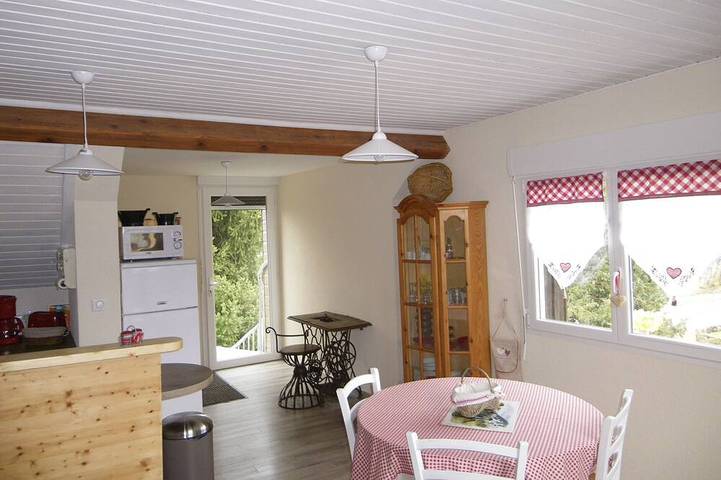 Gîte pour 5 personnes, avec jardin et terrasse, animaux acceptés à Sancey-le-Grand