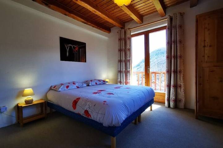 Gîte pour 20 personnes, avec jardin et balcon à Les Vigneaux - 2