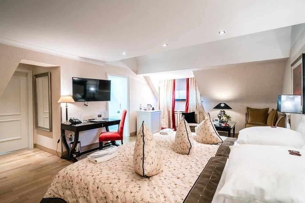 Doppelzimmer Deluxe - Hotel Deidesheimer Hof in Deidesheim, Pfälzer Rheinebene