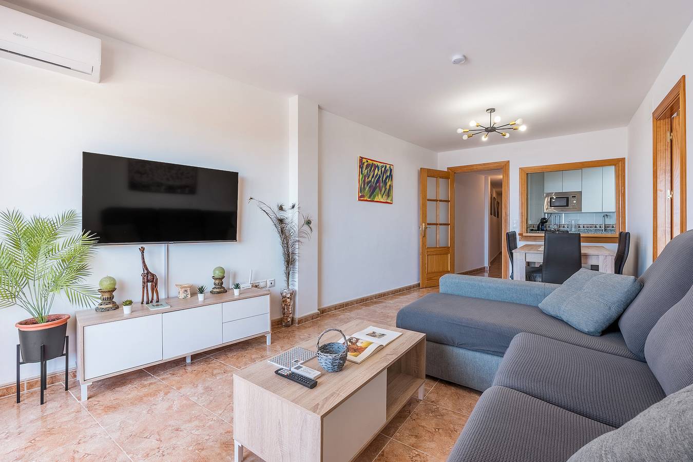 Apartamento entero, Apartamento 'Haza' con vistas al mar, Wi-Fi y aire acondicionado in Polopos - La Mamola, Costa Tropical