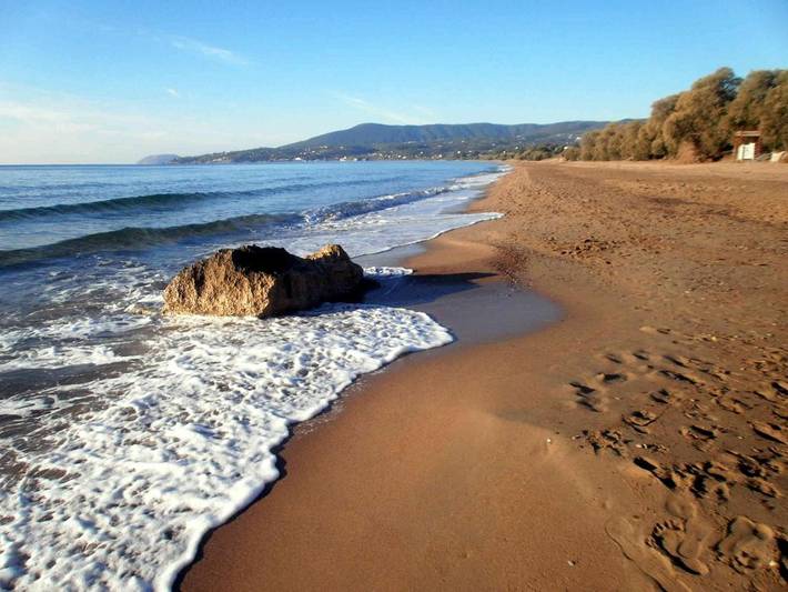 Location de vacances pour 6 personnes, avec vue et jardin, adapté aux familles à Koróni - 2