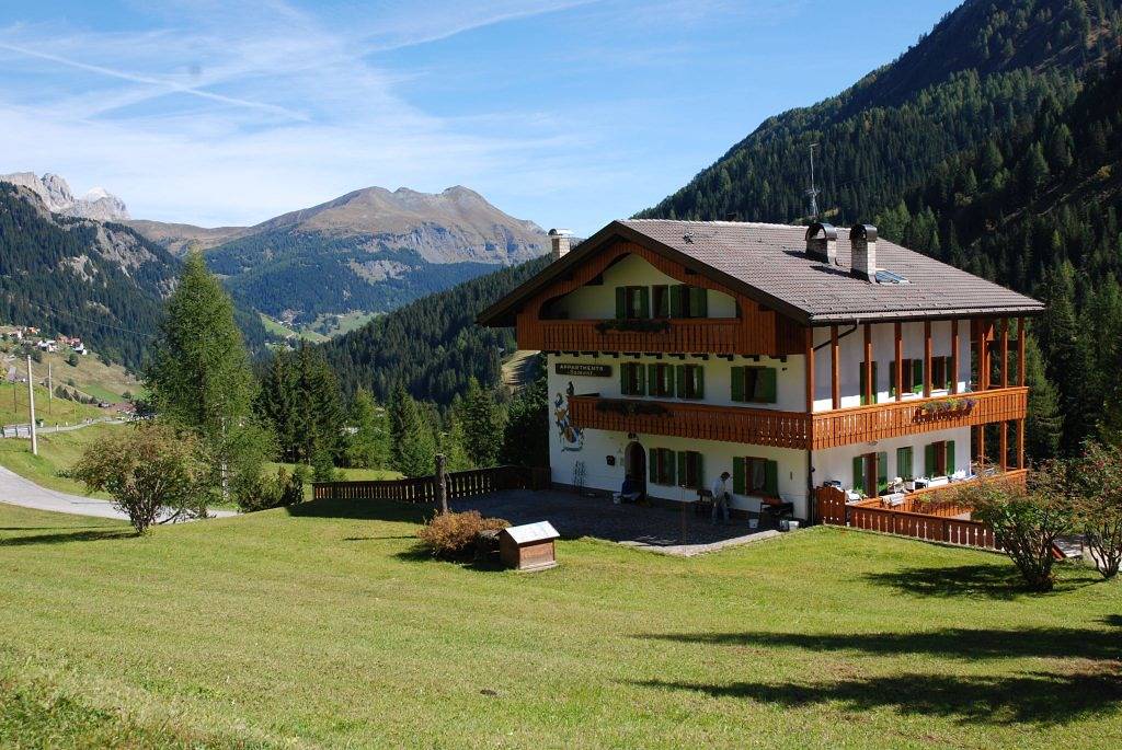 Ganze Wohnung, Camera N.2 (no kitchen) in Buchenstein, Dolomiti Superski