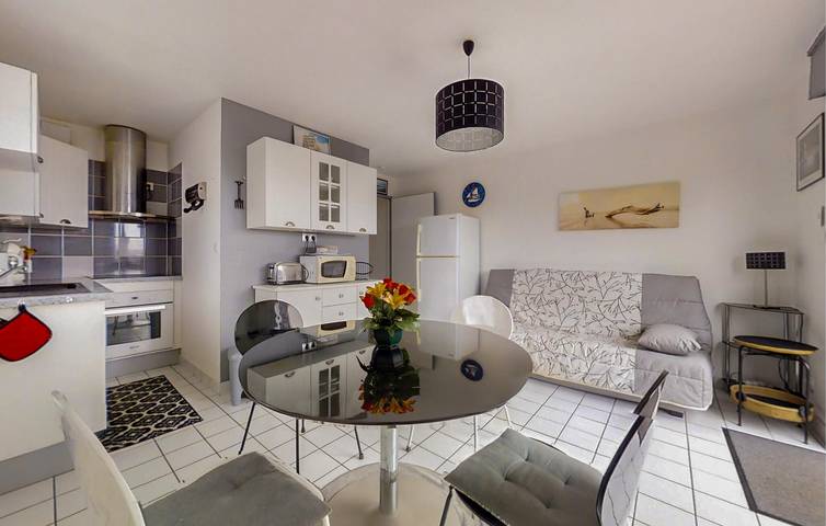 Gîte pour 4 personnes, avec terrasse dans Plage De La Falaise - 4