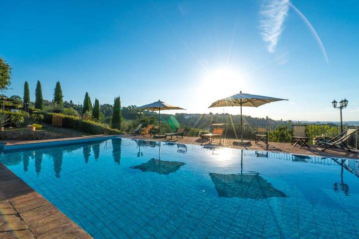 Agriturismo per 15 persone, con Idromassaggio e Terrazza nonché Giardino e Piscina a Montaione