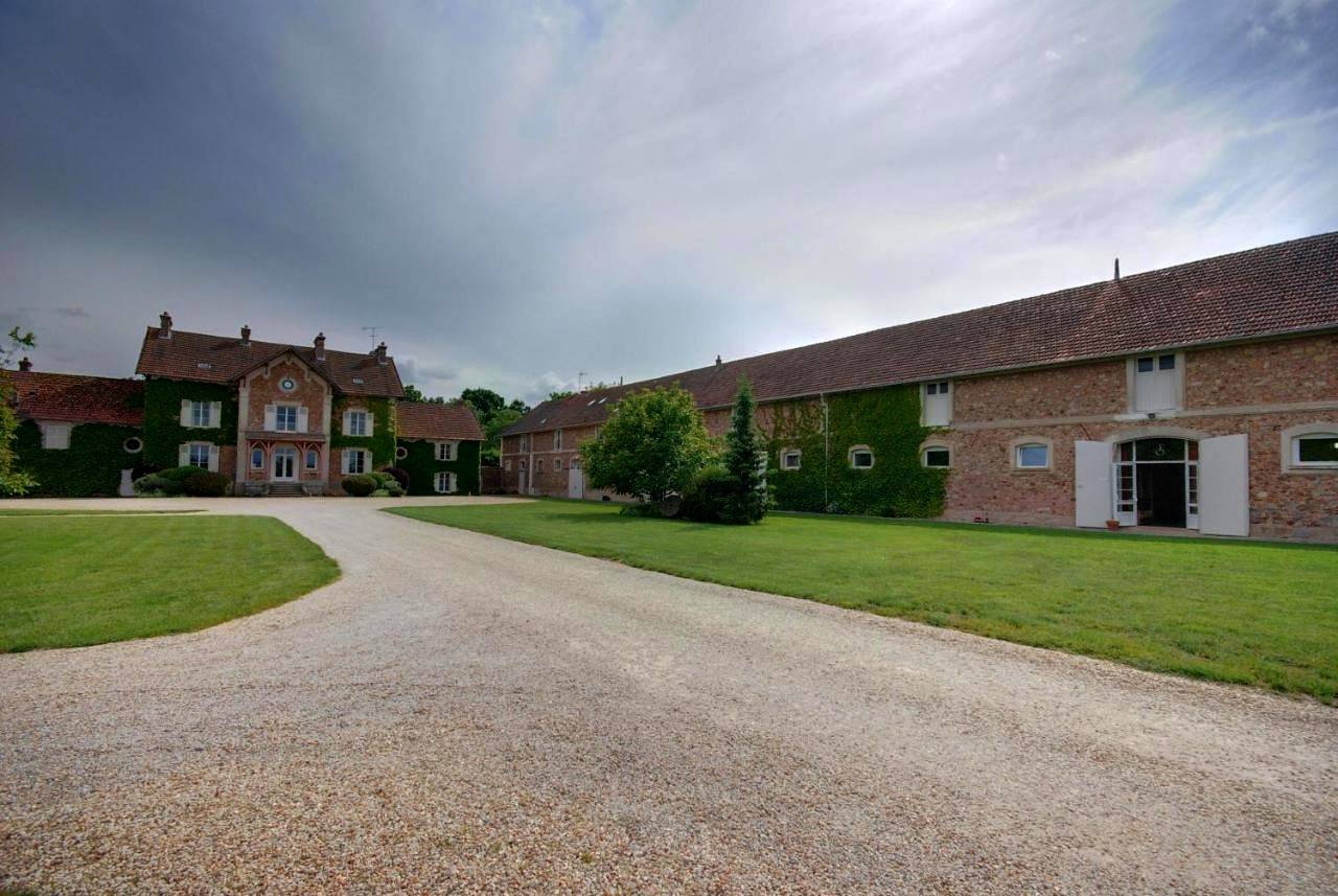 Ferme d'Orsonville in Villiers-en-Bière, Parc naturel régional du Gâtinais français