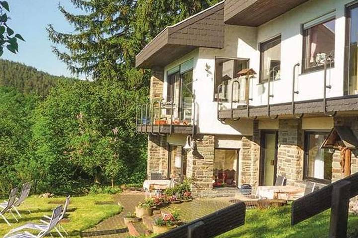 Ferienwohnung für 2 Personen, mit Garten in Heimbach
