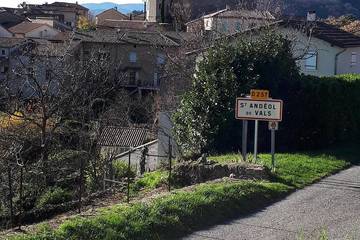 Location de vacances pour 3 personnes, avec jardin et terrasse à Saint-Andéol-de-Vals