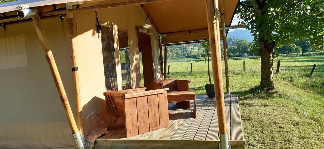Tente pour 5 personnes, avec Terrasse ainsi que Jardin et Vue