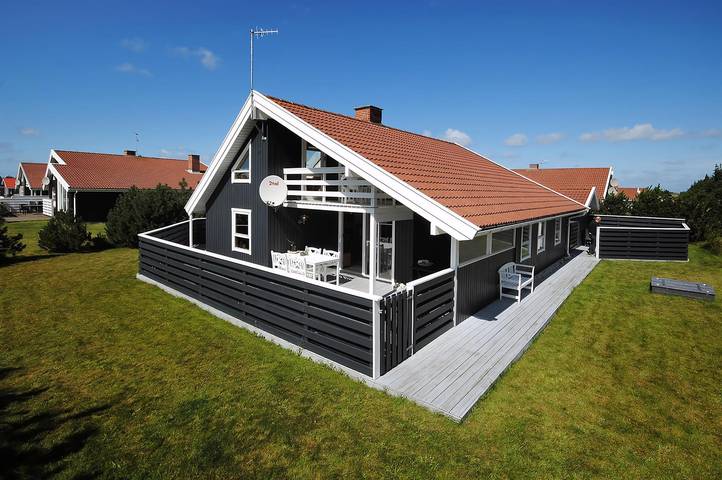 Feriehus for 8 personer, med Terrasse og Jacuzzi i Vorupør
