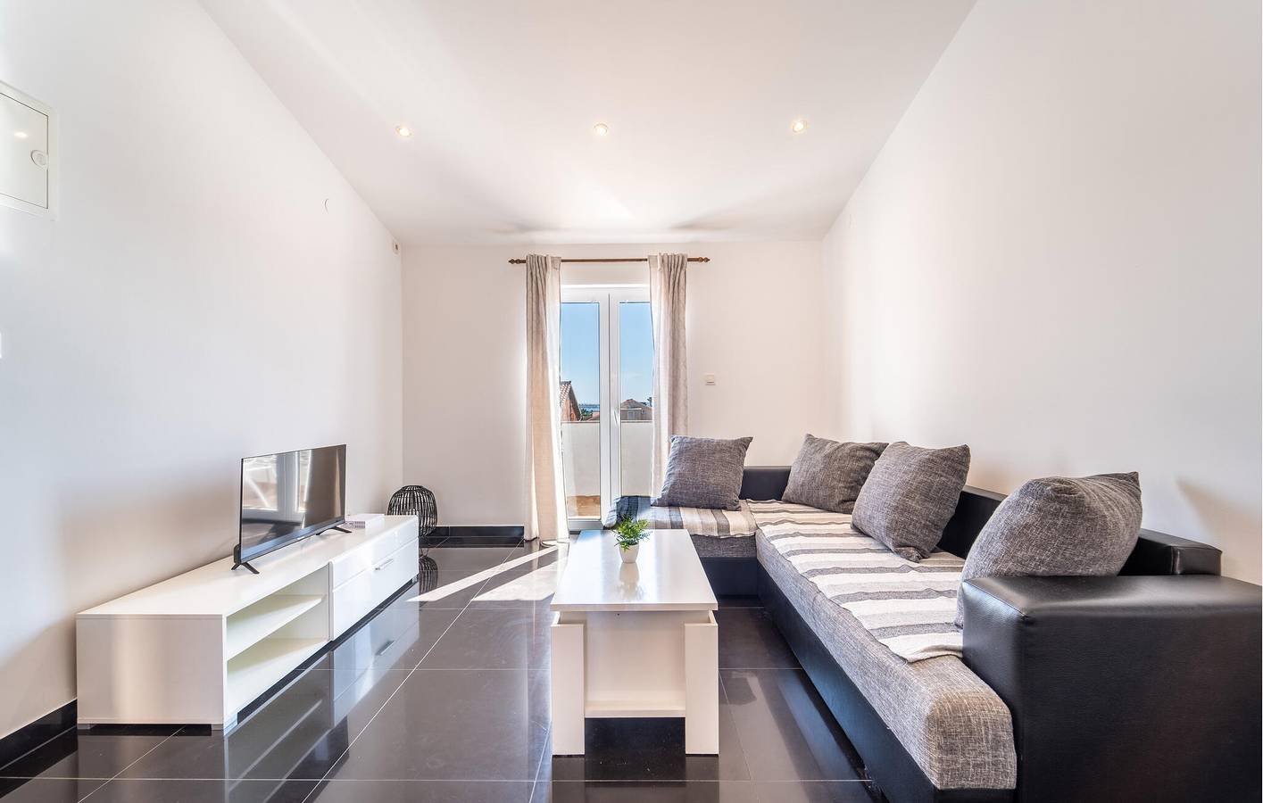 Ganze Ferienwohnung, Gemütliche Ferienwohnung mit Terrasse, WLAN und Parkplatz in der Nähe des Strandes Ždrijac in Mulo, Vrsi