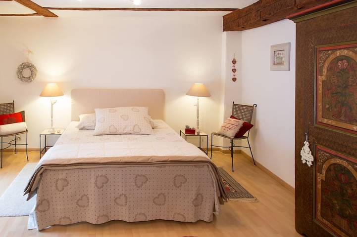 Apartamento entero, Casa rural con garaje a 5 minutos de los baños termales y a 15 minutos de Colmar, Ruta del Vino in Ribeauvillé, Parque natural regional de los Ballons des Vosges