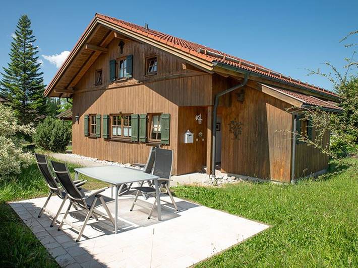 Ferienhaus für 5 Personen, mit Terrasse und Garten sowie Pool und Sauna in Nesselwang