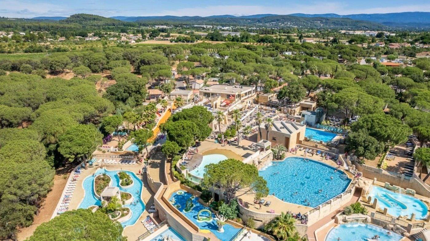 Zecamping 5 étoiles familial espace aquatique locatif Tv Lv clim 43m2 in Le Muy, Middellandse Zeekust (Frankrijk)