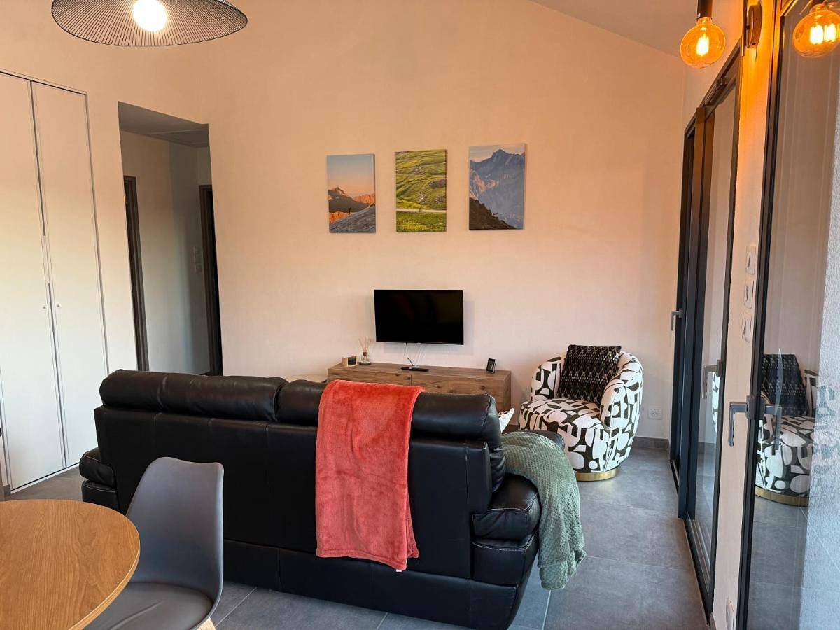 The Nest - cosy chalet for two in Jarjayes, Région de Gap
