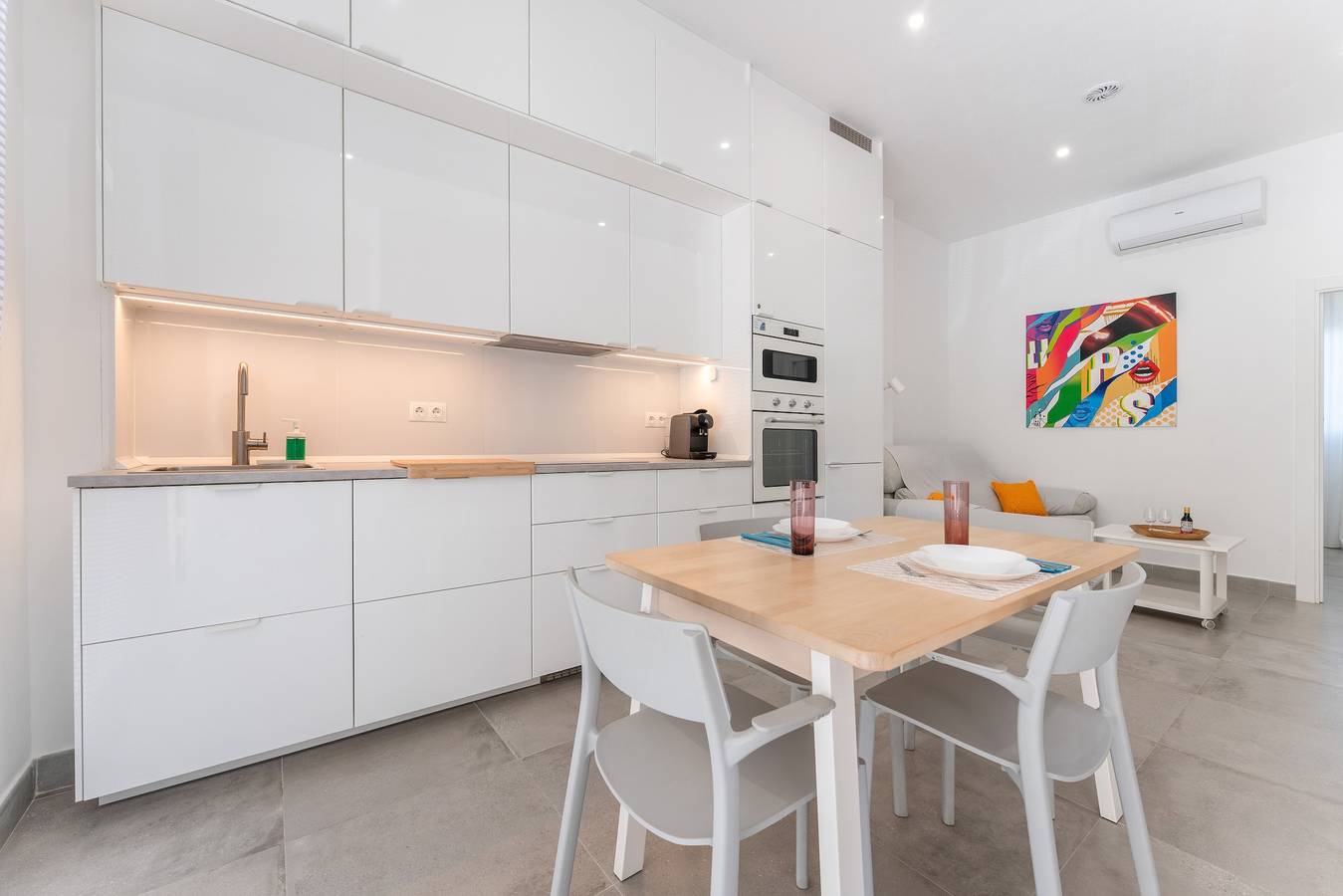 Entire apartment, Apartment 'Arena Suite Fuengirola' with Wi-Fi and Air Conditioning in Fuengirola, Costa del Sol