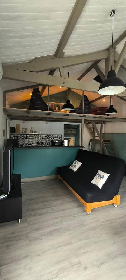 Location de vacances pour 3 personnes, avec terrasse à Montgesty