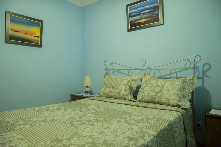 Ganze Wohnung, Wohnung ausgestattet mit T1 Quintal in Vila Real de Santo António, Faro Distrikt