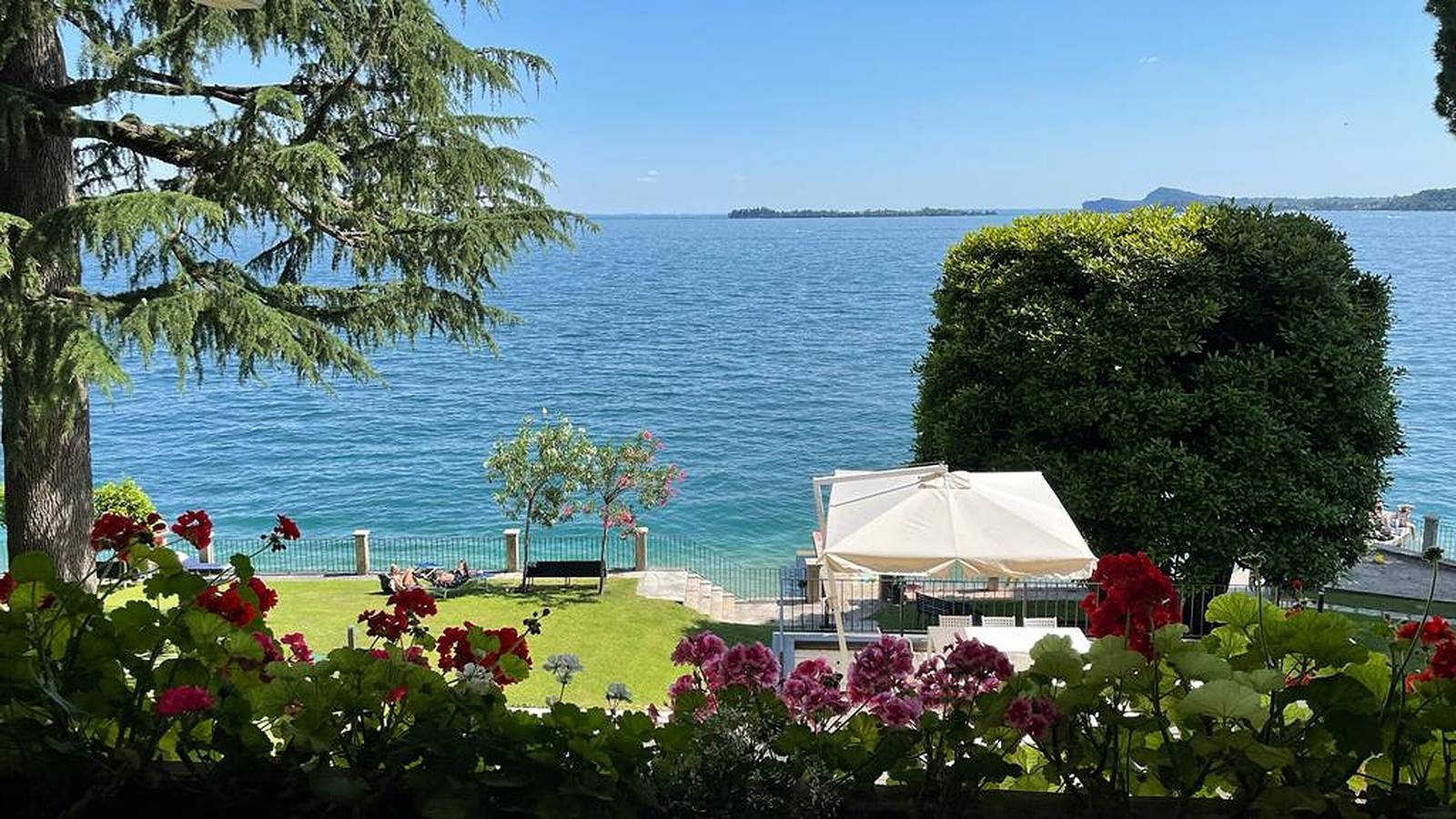 Casa vacanze "Jessika" sul lago con giardino in comune e Wi-Fi in Gardone Riviera, Prealpi Gardesane