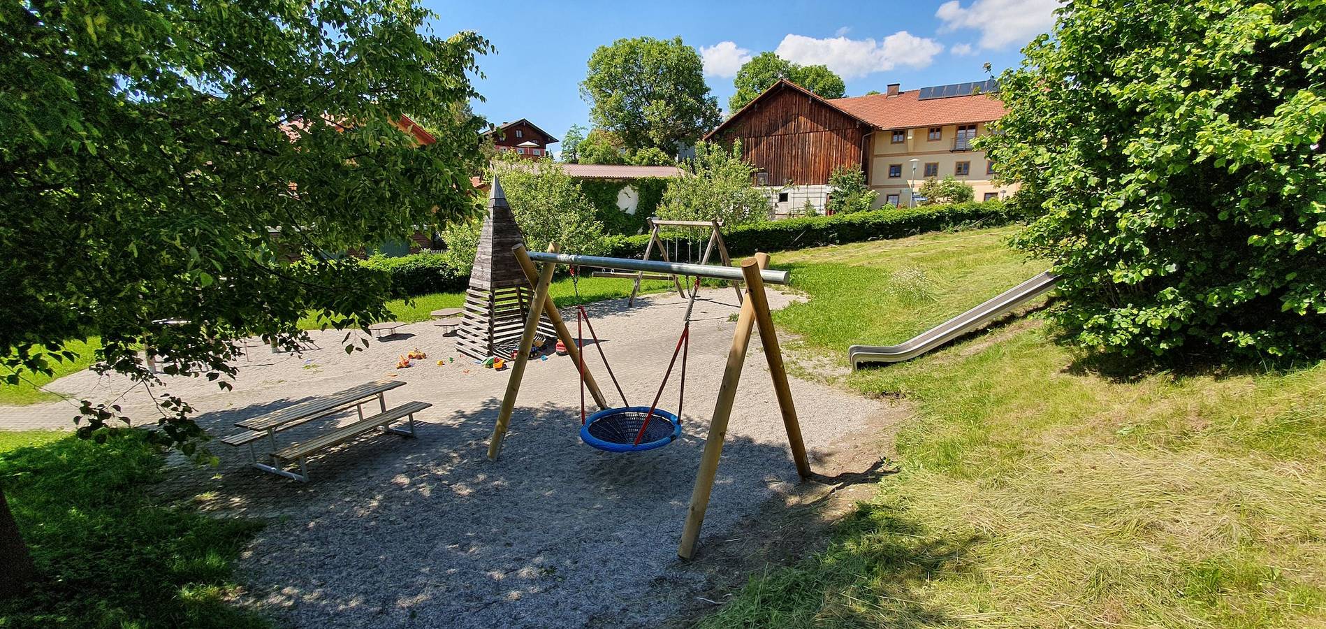 Ganze Ferienwohnung, Ferienwohnungen Chiemsee - Ferienwohnung Hochplatte, 1. Stock, für bis zu 4 Pers., 48 qm in Grabenstätt, Chiemsee