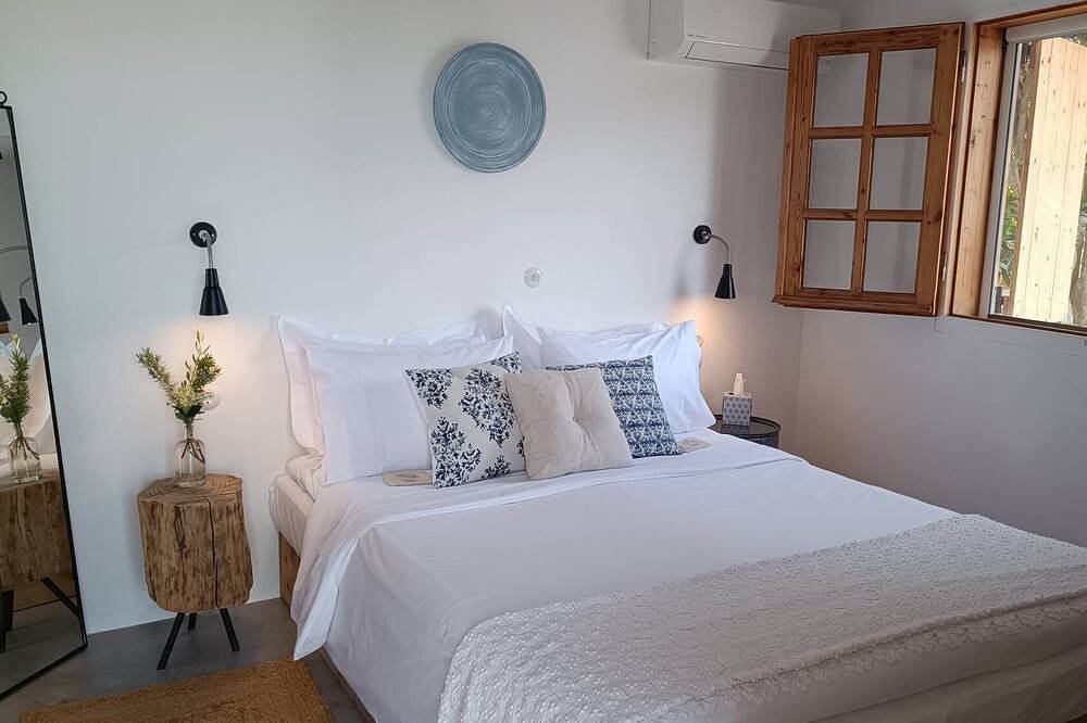 Ktima Natura -Greek cottage in a quiete privet garden close to the beach. in Stegna (Rhodes), Rhodes