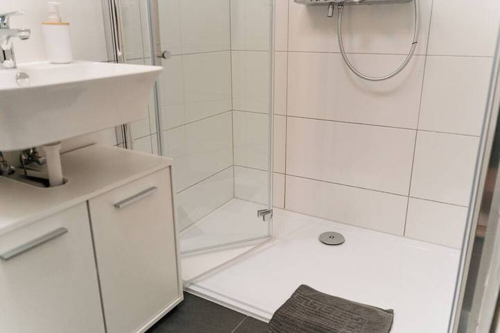 Ganze Wohnung, Vellmar Oase am Park, Zentral,ruhig, 24/7 Self Check in, Edeka und Bäcker 50m in Vellmar, Hessisches Bergland