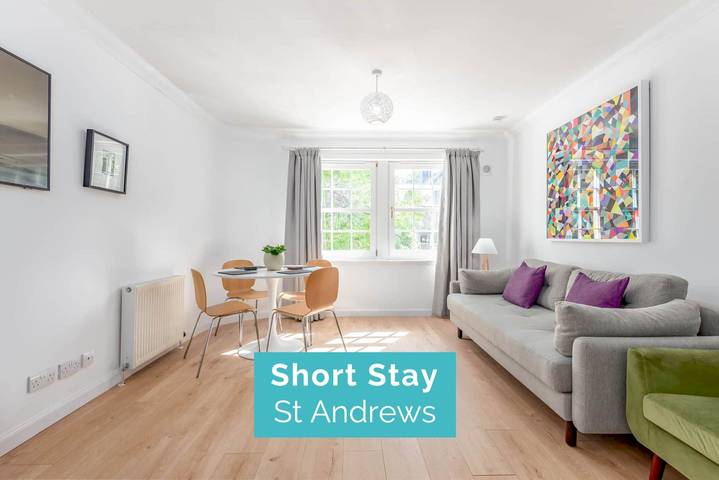 Apartment for 4 people, with balcony in St Andrews