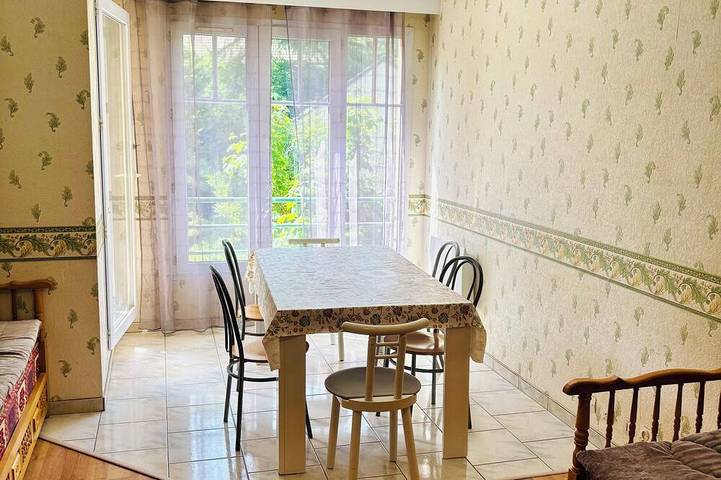 Location de vacances pour 6 personnes, avec balcon à Ris-Orangis