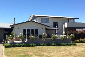 Holiday Home for 12 People in Wanaka, Otago, Photo 2