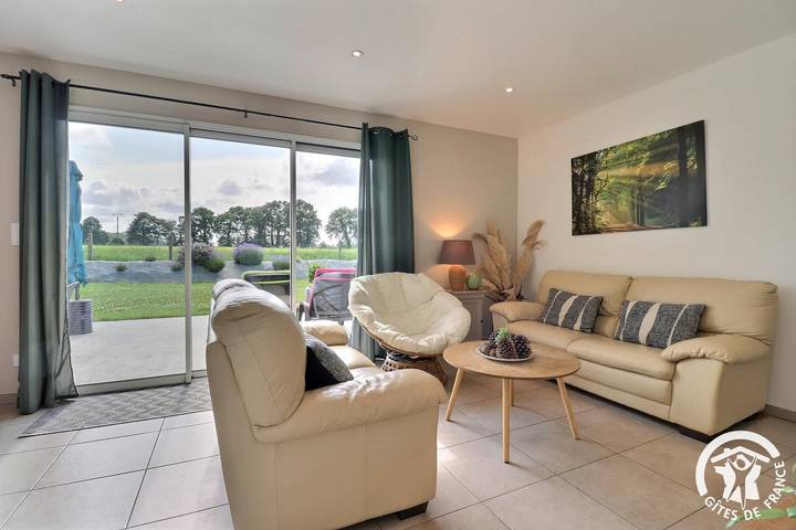 Gîte pour 4 personnes, avec jardin dans Saint-Malon-sur-Mel - 3