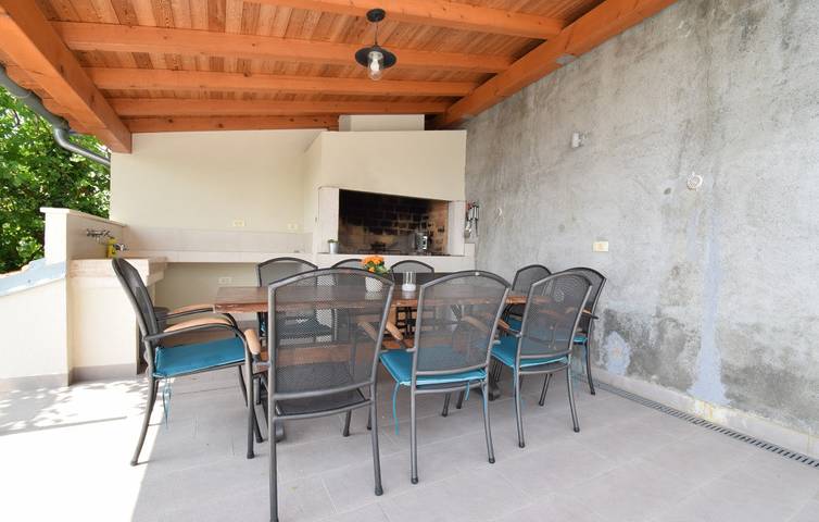 Ferienhaus für 9 Personen, mit Terrasse und Garten in Kvarner Bucht - 2