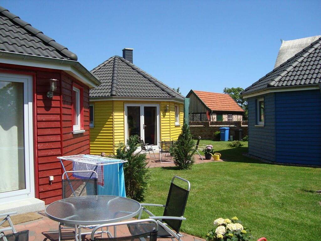 Gelb - Peters Komfortable Ferienresidenz in Börgerende-Rethwisch, Rostock und Umgebung