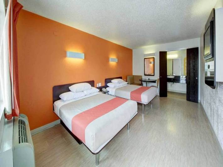 Apartamento entero, 2 camas tamaño queen | Mini refrigerador in San Antonio, Condado de Bexar