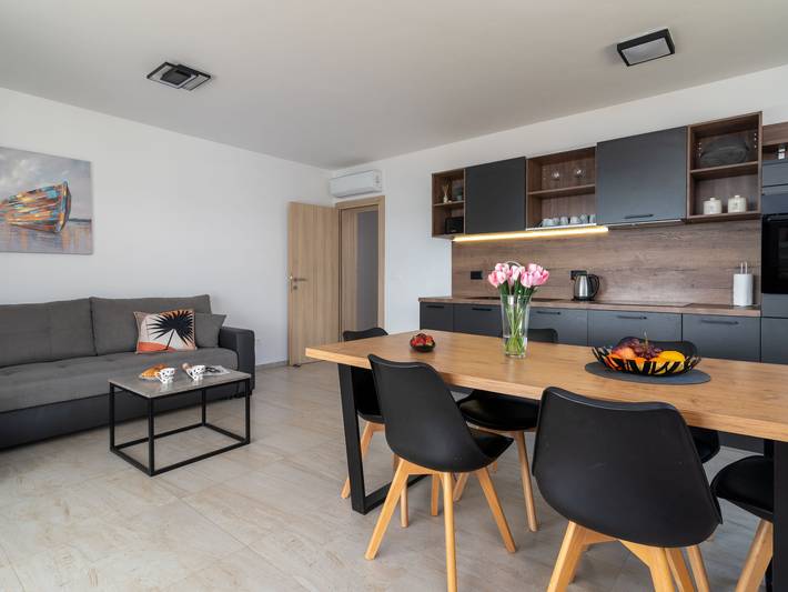 Location de vacances pour 9 personnes, avec jardin et terrasse à Okrug Gornji - 3