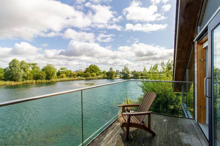 Maison de vacances pour 6 personnes, avec vue sur le lac et terrasse, animaux acceptés dans Cotswolds