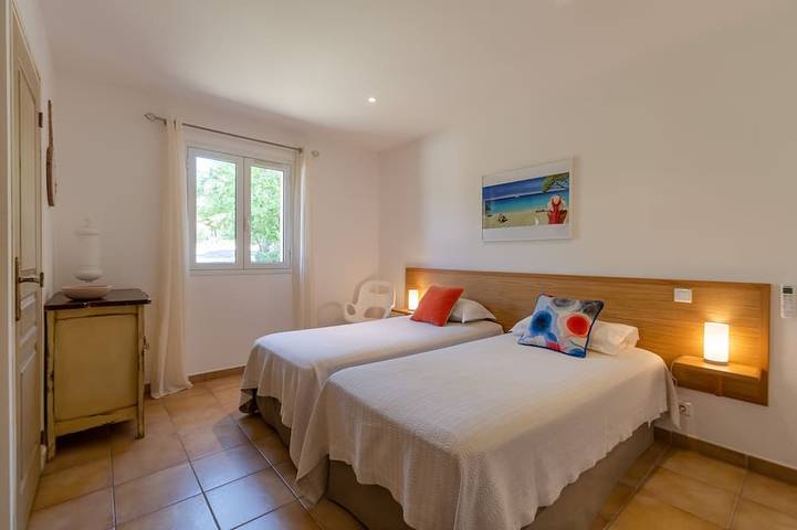 Villa pour 6 personnes, avec Terrasse et Jardin à Monticello - 3
