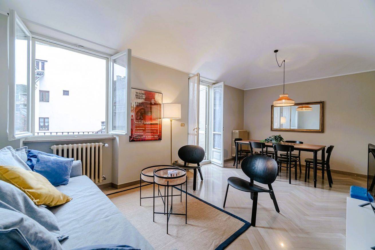 Ganze Wohnung, Ferienwohnung für 9 Personen mit Balkon/Terrasse in Turin, Turin Provinz