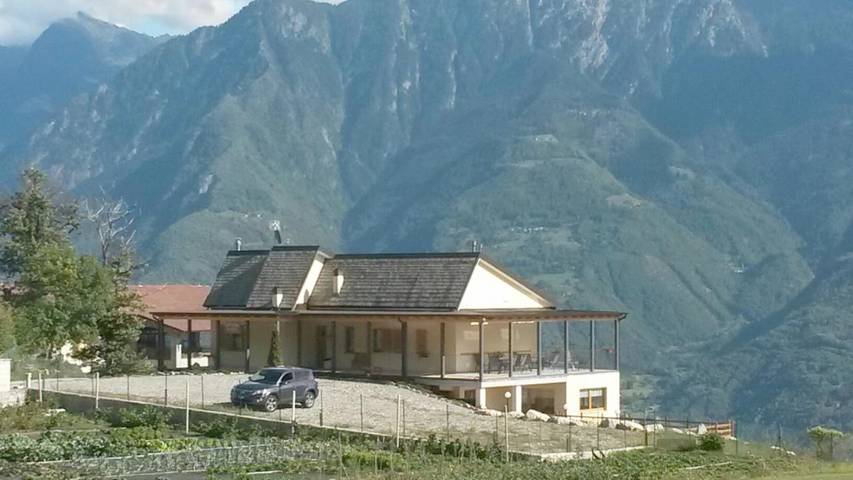 Agriturismo per 4 persone, con giardino e panorama in Provincia di Sondrio