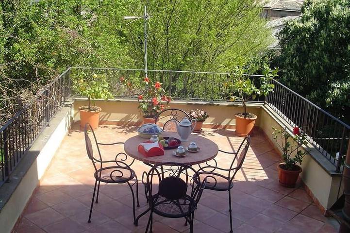 Appartement entier, Central Apartment with terrace over gardens in Orvieto, Province de Terni