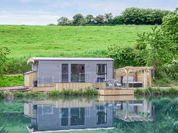Glamping for 2 People in Cullompton, South West England, Photo 1