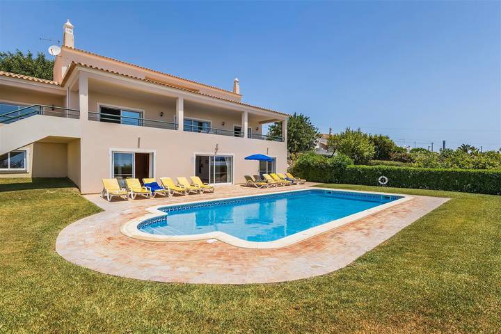 Vila 'Casa Campo' com Vista para o Mar, Piscina Privada, 2 Terraços & Wi-Fi in Boliqueime, Distrito de Faro