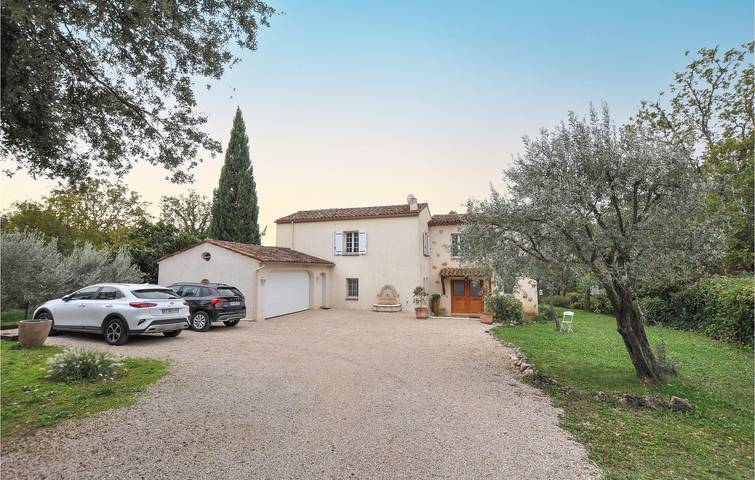 Location de vacances pour 6 personnes, avec terrasse et piscine à Seillans - 3